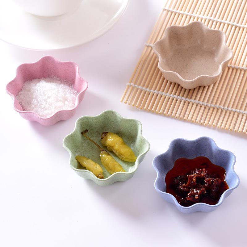 Heart Wheat Straw Seasoning Dish: Creative Plastic Pickle & Snack Plate.