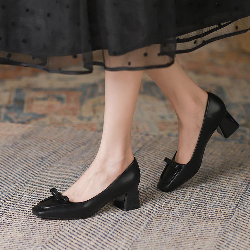 Новые модные туфли на массивном каблуке, новые туфли-лодочки с квадратной головкой, женские бабушкины туфли на среднем каблуке с низким вырезом и бантом