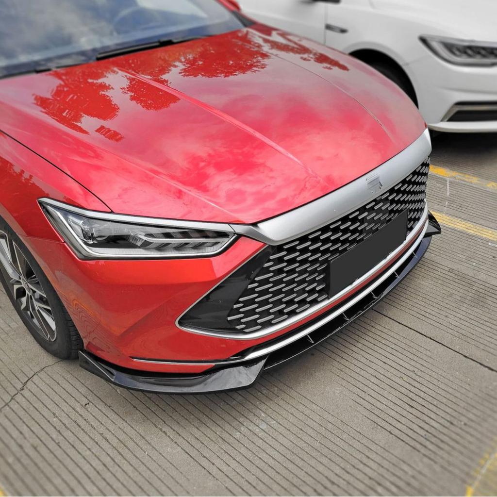 Комплект переднего бампера 2021 BYD Qin PLUS-DM i: Модифицированный передний сплиттер, боковые юбки, задний спойлер, угловые накладки