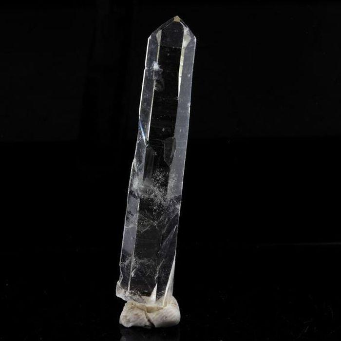 Pierres et Minéraux. Quartz. 20.42 ct. La Gardette Mine, Bourg d'Oisans, Isère, France.