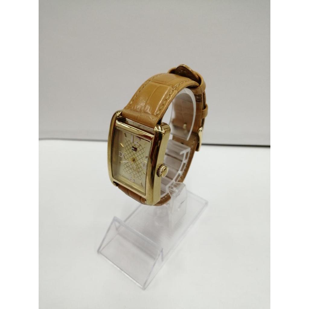 Б/у Кварцевые часы TOMMY HILFIGER GLD TH.235.3.34.1547 С царапинами