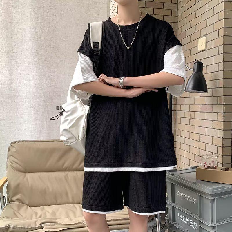 Мужской модный летний спортивный костюм High Street: Повседневный комплект из двух частей с короткими рукавами и свободными шортами (2023)