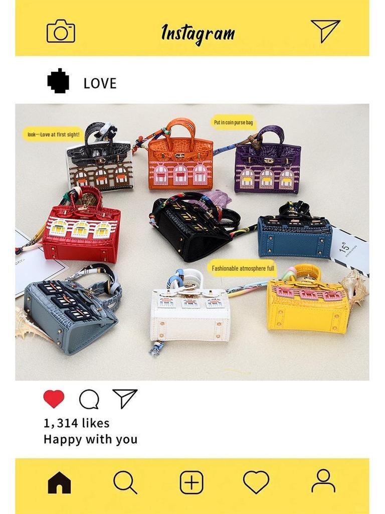 Stylish Mini House Keychain: Platinum Window Coin Purse & Earphone Holder