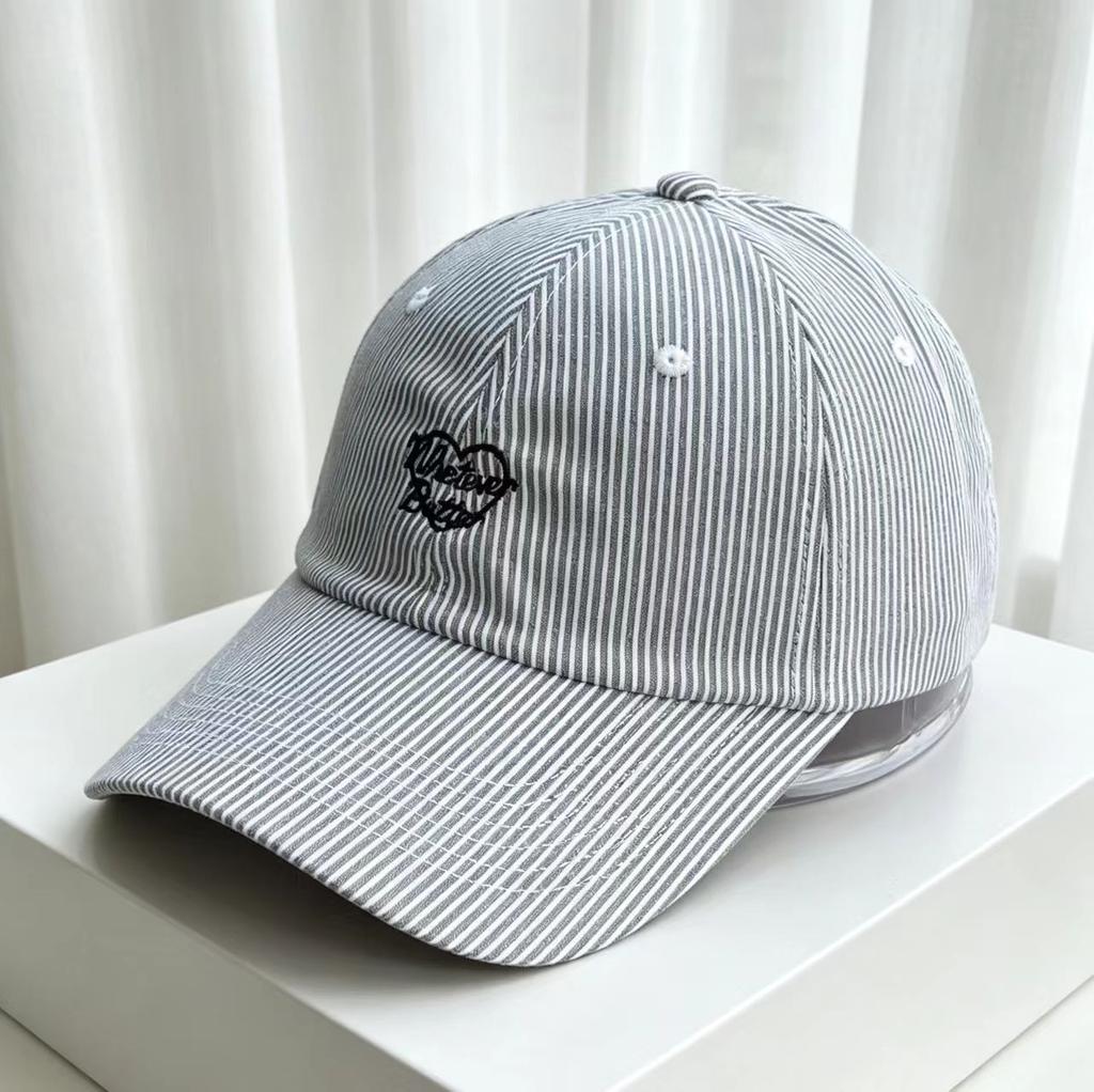 High-quality heart-letter embroidered striped baseball cap, fashionable unisex versatile outdoor sunshade hat