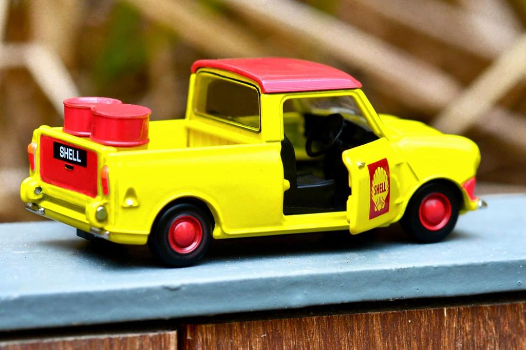 Tiny City Scale Morris Mini Pickup Shell Diecast Model Car 1/50