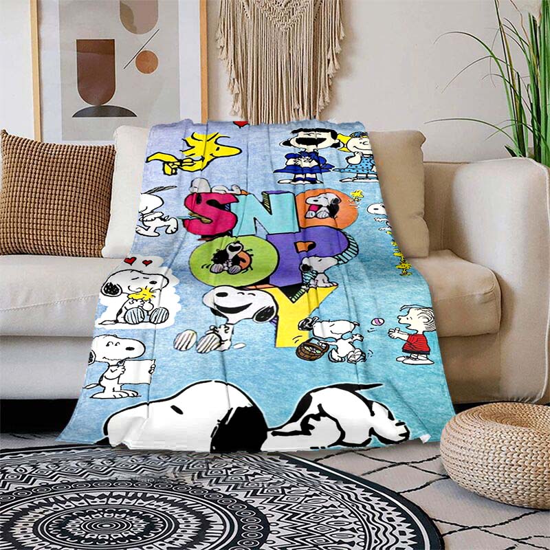 This adorable 3D Snoopy cartoon flannel blanket is comfortable and soft, perfect for use in bedrooms, beds, sofas, picnics, and