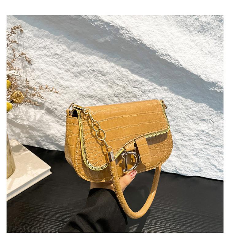 Shoulder Designer Elegant Bag For Women Modern Chain Detail Versatile Small Handbag