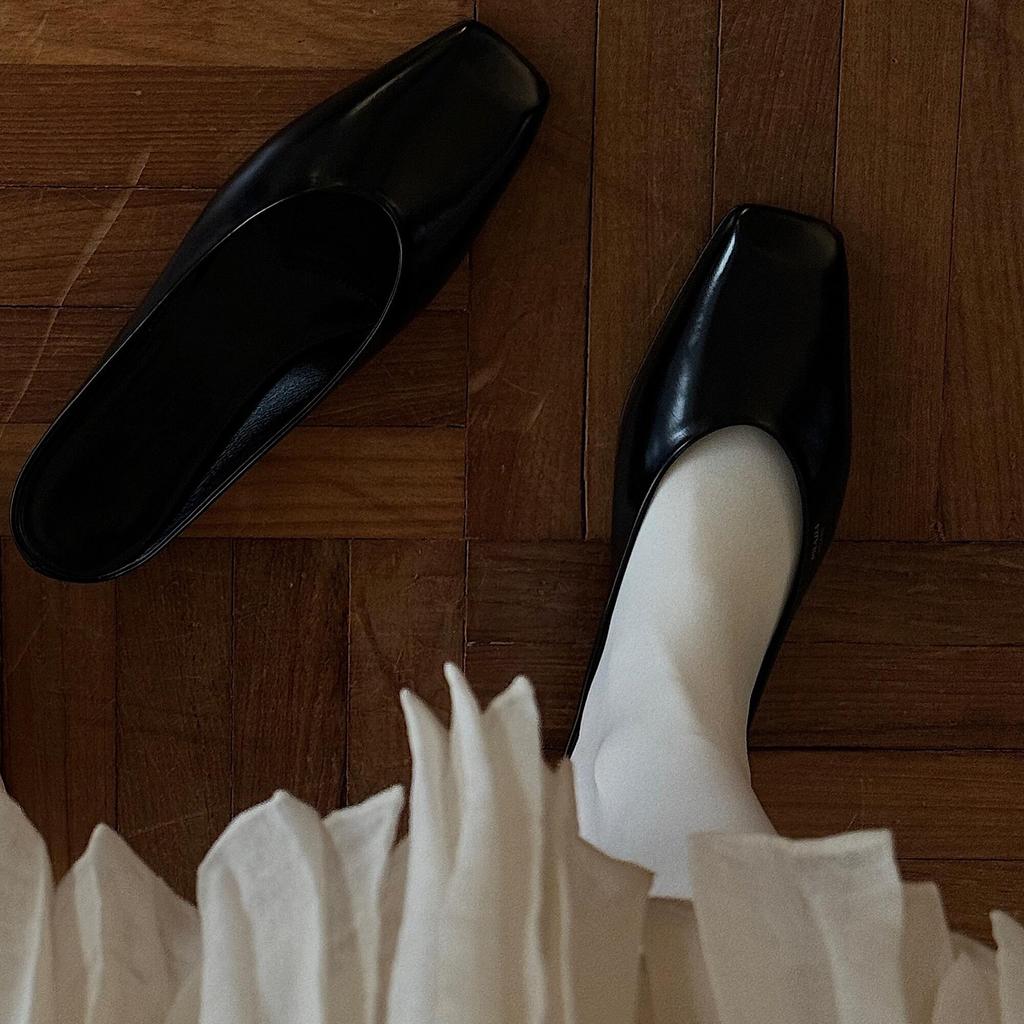 2025 лето новые P дом высокий класс нишевые квадратный носок Мюли прохладные тапочки женские носить плоская подошва сумка голова полутапочки