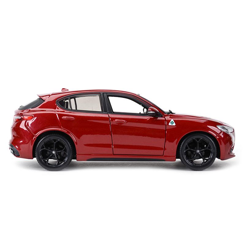QGDM1 Bburago 1:24 Alfa Romeo Stelvio SUV Car Static Die Cast Vehicles Collectible Model Car Toys