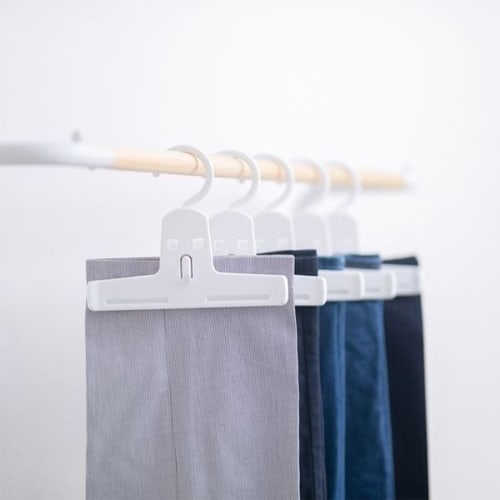 Shinko Hanger Easy Clipper, 20cm Wide, Thin, Interlocking Clothes Hanger with Non-Slip Surface and Rotating Hooks, Stylish, Fits Slacks, Pants, and Sk