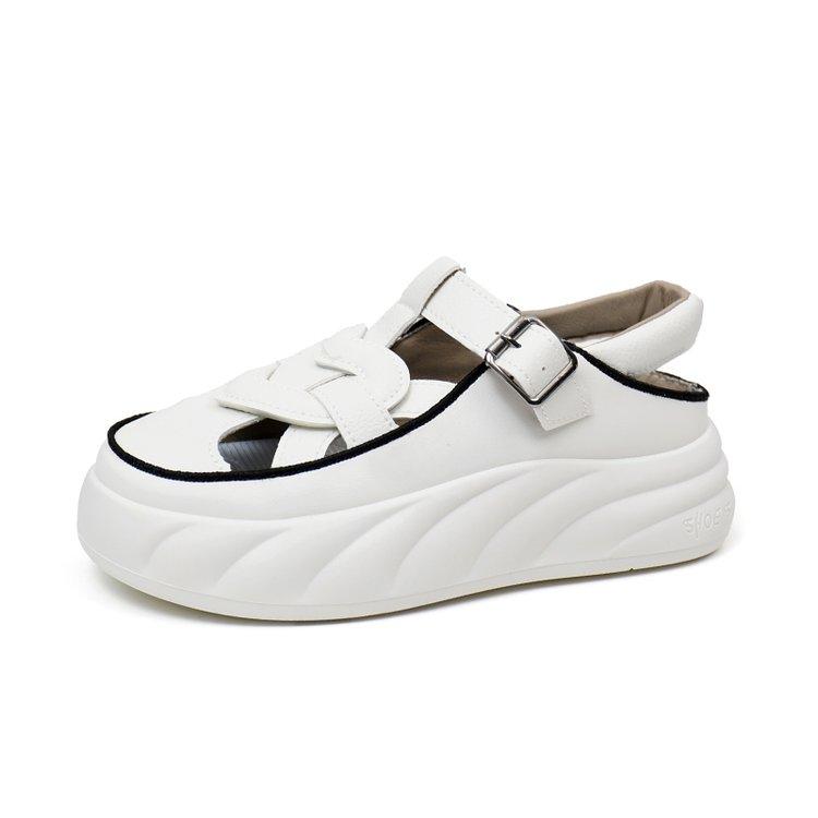 Сандалии Летние кроссовки Женские тенденции 2024 удобные кроссовки на полой танкетке Женские повседневные туфли для женщин Ретро сандалии женские