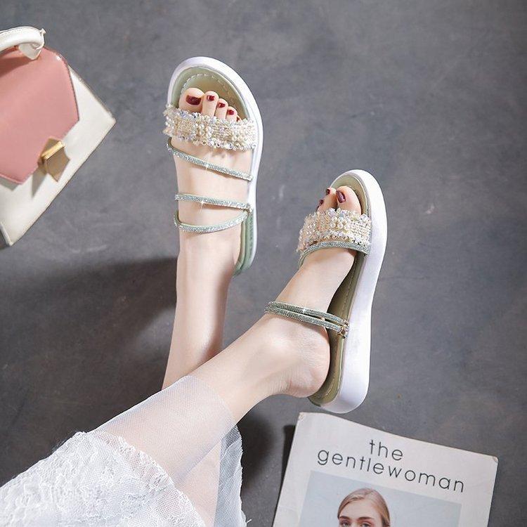 Ношение внешних сандалий со стразами модные летние 2024 новые сандалии на толстой подошве бисквит и более высокие женские тапочки
