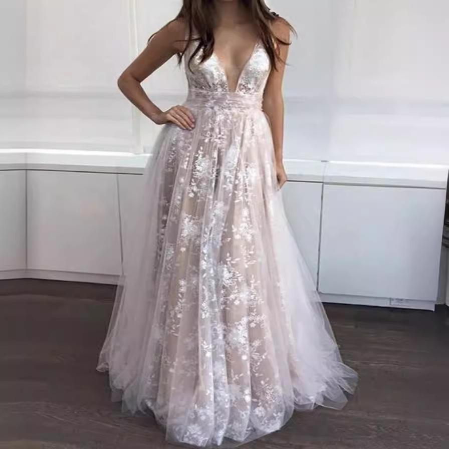 Summer new European and American mesh backless dress lace deep V dress, long dress