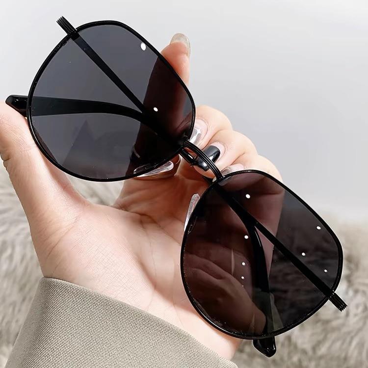 New sunglasses women's thin anti-ultraviolet polarized sunglasses men's driving anti-glare sunglasses