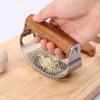 Stainless Steel Garlic Presse Manual Honeycomb Design Garlic Mincer Ergonomic Design Wooden Handle Garlic Crusher for Ginger
