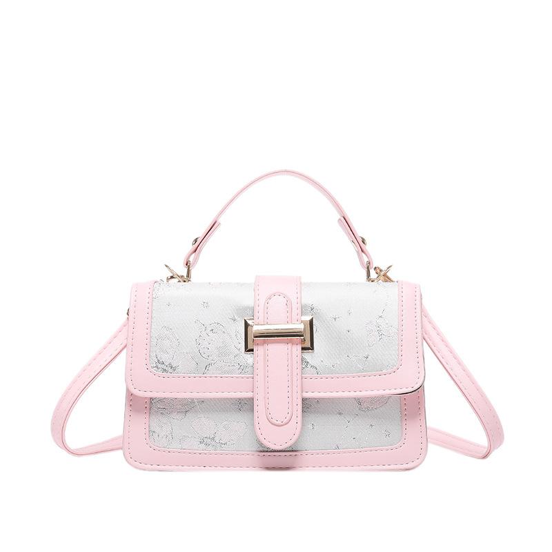 Нишевый дизайн, модная маленькая квадратная сумка через плечо, осень 2024 года, новая красивая корейская версия, простая сумка-мессенджер для переноски вручную