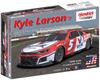 Salvinos Model NASCAR 2022 Camaro ZL1 Hendrick Motorsports Kyle Larson Valvoline Пластиковая модель SJMHMC2022KLV Molding Color JR 1/24