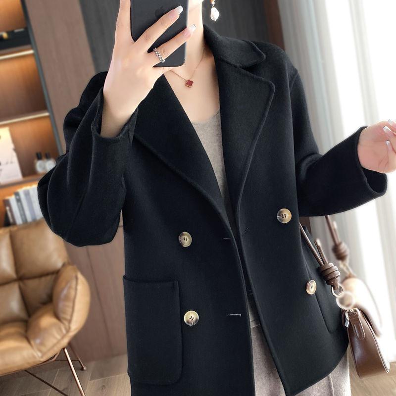 Модное женское шерстяное пальто 2024 года — короткое, свободного кроя, с воротником-стойкой для осени и зимы