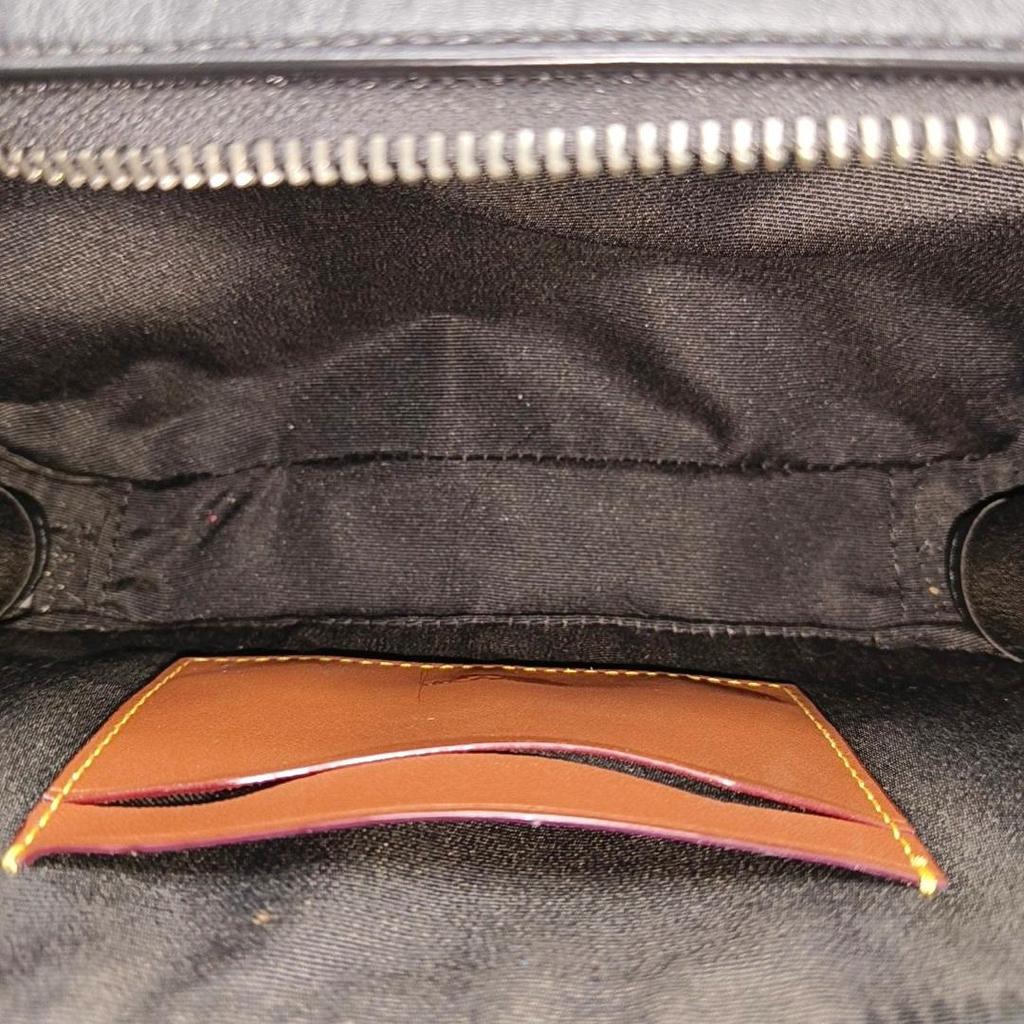 [Pre-Owned] Wyatt 20 Brand Logo Zipper Closure Coated Canvas Crossbody Bag Small - Excellent #1XH0MT6