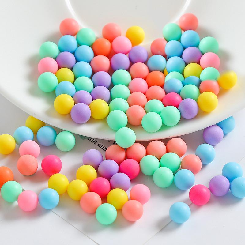 Разноцветные бусины и шпильки из сахарной крупы – ручная работа с любовью и мягким клеем-сливкой своими руками