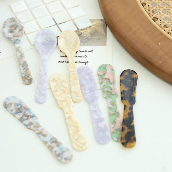 Dessert Spoon Retro Style Smooth Edge Unique Pattern Food Grade Ergonomic Handle Decorative Acrylic Cake