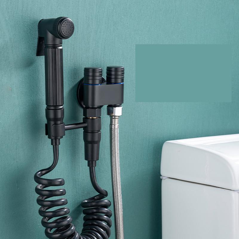 Полный латунный комплект для гигиенического ухода за туалетом-компаньоном, распылитель для ванной комнаты, один в два выхода