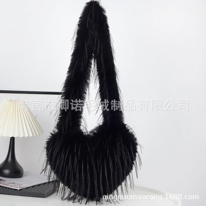 New Fringed Heart-shaped Fluff Bag Spice Girl Wind Heart-shaped Turkey Feather Messenger Bag Large-capacity Plush Shoulder Bag