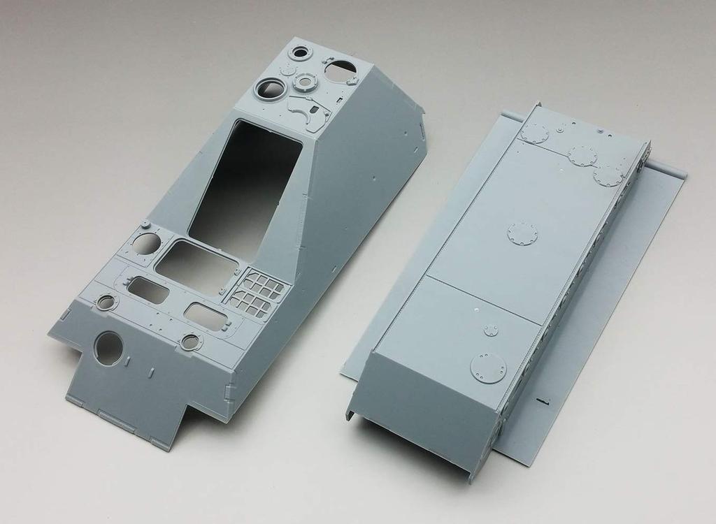 Amusing Hobby 1/35 Scale German Jagdpanther II Tank Destroyer Plastic Model Kit AMH35A011