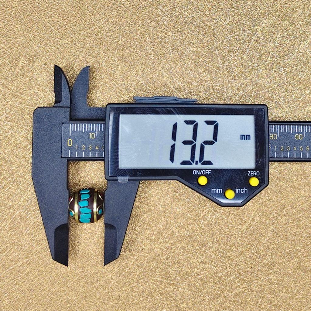 Непальское ручное изготовление шестислоговой мантры ожерелье с латунными инкрустированными бусинами