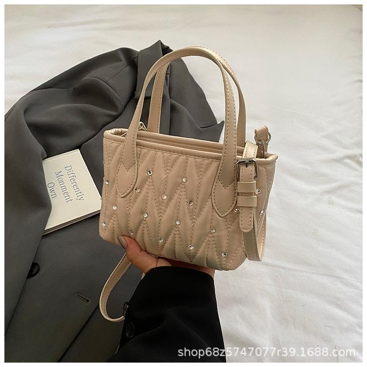 Xiaoxiangfeng Rhombus Portable Small Bag Women's 2025 New Summer Fashion Shoulder Bag Versatile Messenger Bag Bucket Bag