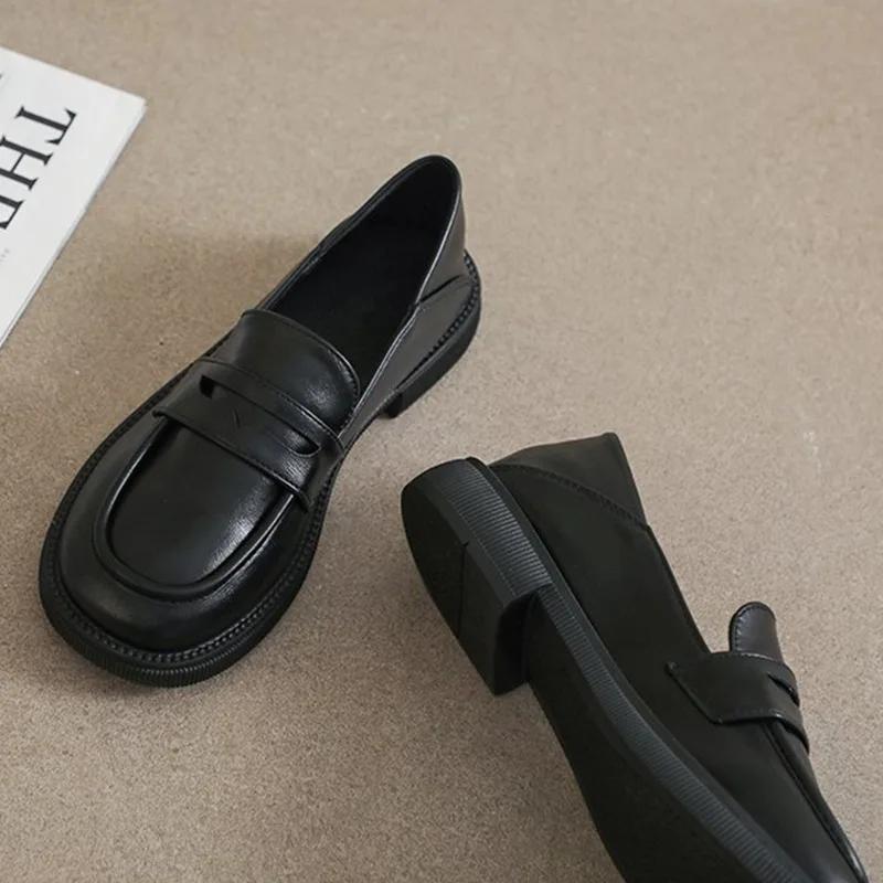 Женские мокасины на платформе, новые черные кожаные повседневные туфли без застежек для женщин, весенние британские повседневные туфли на плоской подошве, женские туфли на низком каблуке