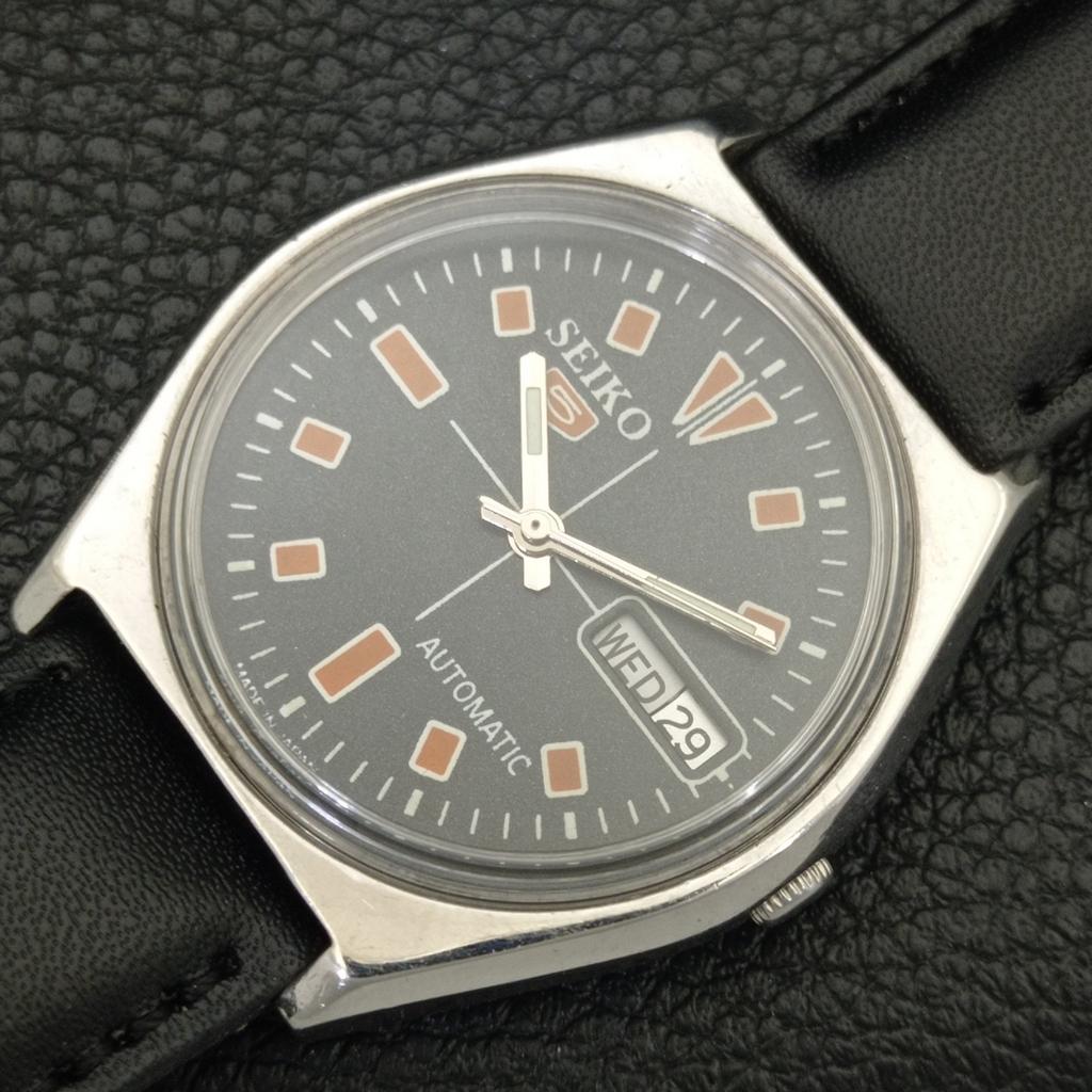 ЯПОНИЯ 6319A ВИНТАЖНЫЕ МУЖСКИЕ АВТОМАТИЧЕСКИЕ ЧАСЫ SEIKO 5 С ЧЕРНЫМ ЦИФЕРБЛАТОМ a702708-1