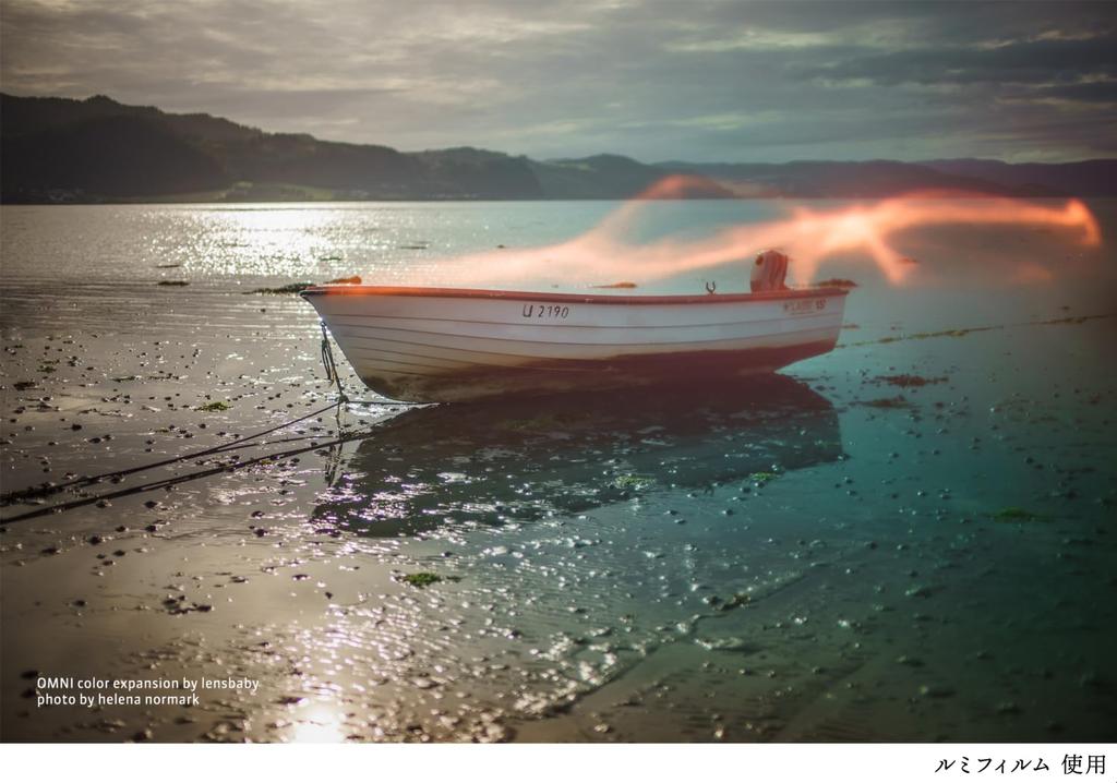 Набор фильтров Lensbaby OMNI Color Kit, большой набор цветных эффектных пленок Crystal Wand, включает 9 типов цветных фильтров и 2 типа эффектных палочек.