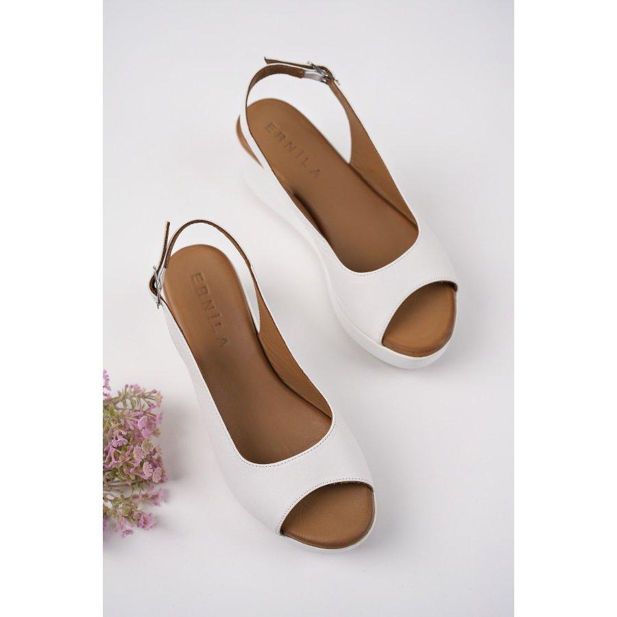 Женские босоножки из натуральной кожи с мягким каблуком