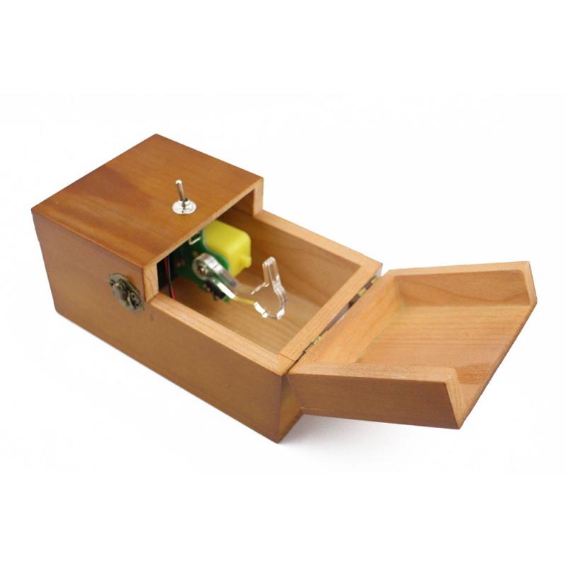 Полностью собранный, выключается. Бесполезная коробка. Коробка для машины «Оставь меня в покое» из натурального дерева для компьютерных пользователей.