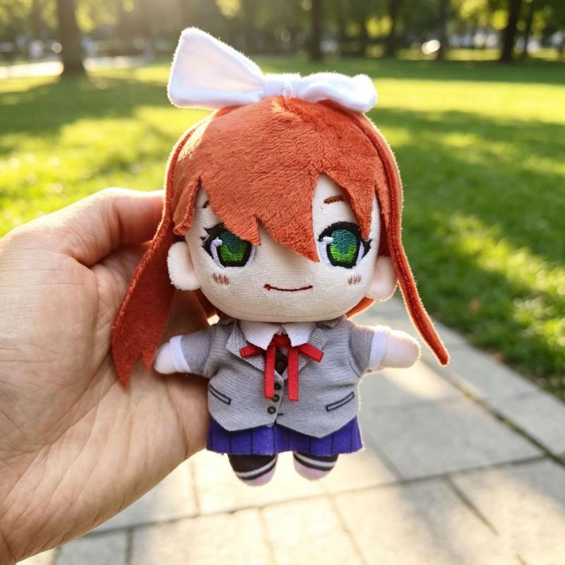 Новая Плюшевая Брелок-Кукла Doki Doki Literature Club 10 см Хлопковая Кукла Сайори Нацуки Юри Моника Аниме Персонаж Мягкая Игрушка Подвеска на Сумку Для Фаната Игры