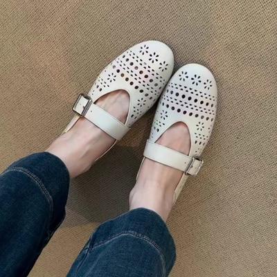 Шлепанцы на плоской подошве женские летние 2025 новые простые повседневные ленивые приморские для отпуска ветровые однословные пляжные туфли