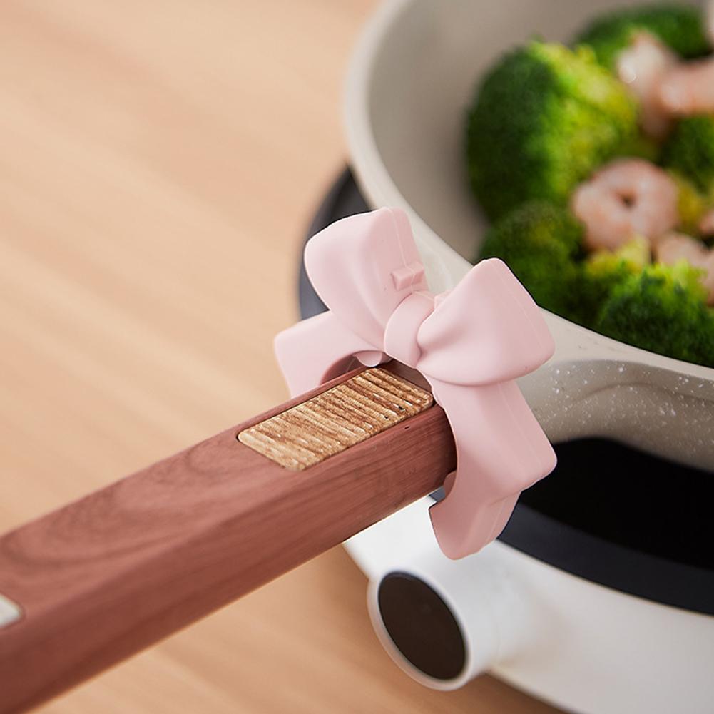 Silicone Spoon Rest Anti-Scalding Spoon Holder Bow Spill Stopper for Spoon Cooking Utensil