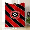 Диагональные красно-черные полосы с центральной эмблемой Sheffield United. одеяло на все сезоны плед для обеденного перерыва подарок