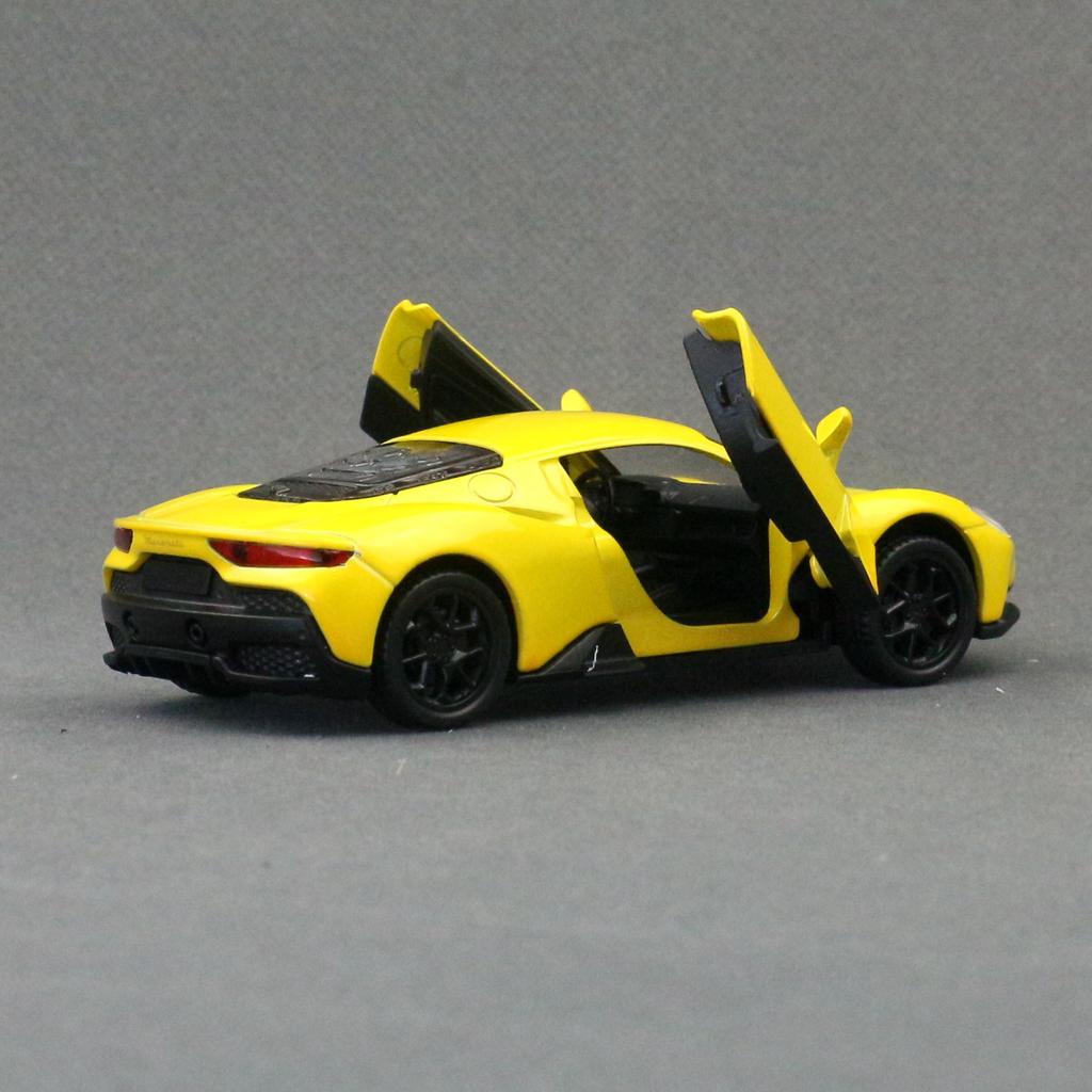 Модель игрушечной машинки Maserati MC20 Super Sport в масштабе 1/41 для детей MSZ Литая металлическая миниатюра Инерционная коллекция Подарок Спичечный коробок