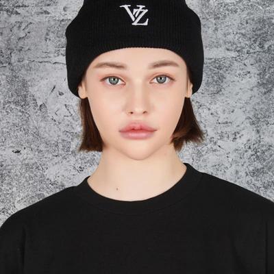 VARZAR 3D Шапка-бини с монограммой черная