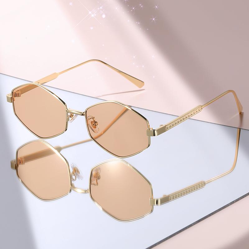 New Shiny Gold Geometric Sunglasses: Gradient Pink Lenses, Retro Octagon Frame for Beach & Fashion Outfits