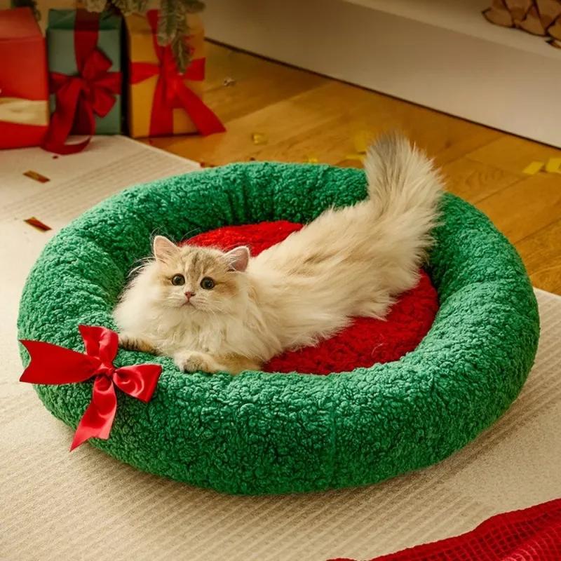 Christmas Tree Triangle Nest Cat and Dog Nests Semi Closed Cats Hole Christmas Sock Nest Winter Thickening Pet Bed Accessories