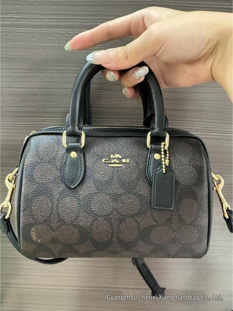 Сумка-подушка Coach Rowan Mini Boston - Классическая монограммная сумка и универсальная женская сумка через плечо/кроссбоди