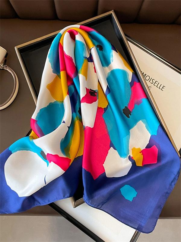 Low-key Luxury Womens Headscarf Is a Must-have for Spring and Summer Imitation Silk Printed Square Scarf Is Fashionable