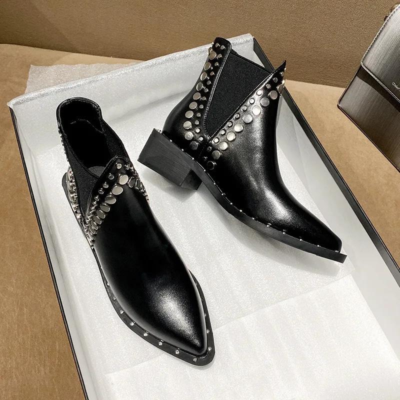 Модные сексуальные сапоги из натуральной кожи на низком каблуке в готическом стиле с толстым каблуком, женские остроносые ботильоны с заклепками, ботинки Martiin 2024