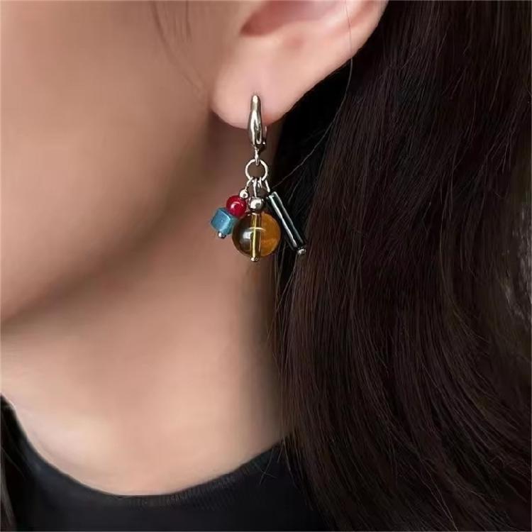 Элегантные черные серьги-собачки Модные асимметричные черные серьги-собачки Аксессуар, добавляющий очарования любому наряду