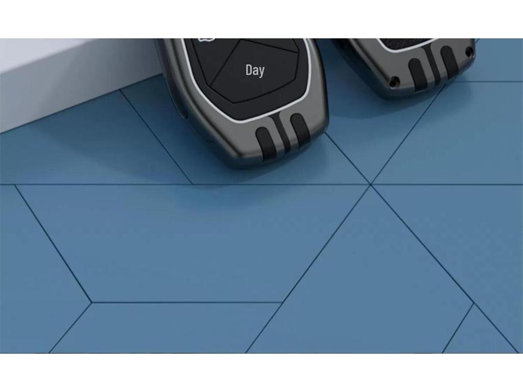Premium Key Cover & Chain for Xiaopeng Models: P7, P7i, P5, G3, G3i, G6, G9 - Men's & Women's Edition