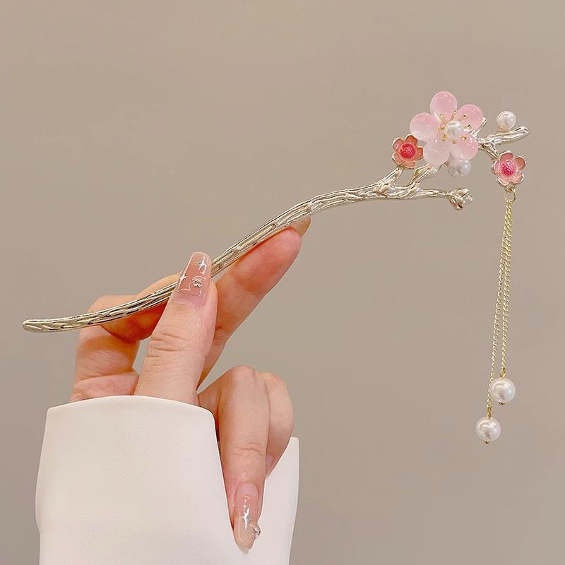 High-End Retro Chinese Tassel Hairpin for Women - Versatile Alloy Hair Clip for Elegant Updos