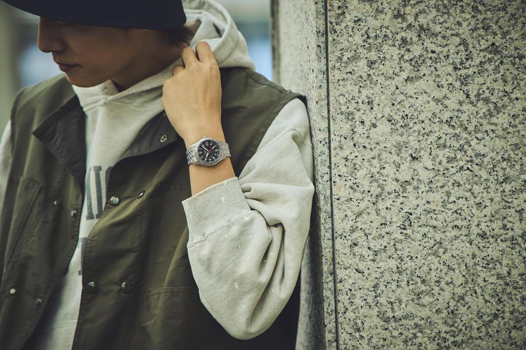 Мужские часы Seiko 5 Sports SBSC011 Field GMT серебристые